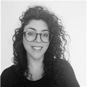 Profesora de Diseño de moda y diseño gráfico aplicado a moda apto para todos los niveles.